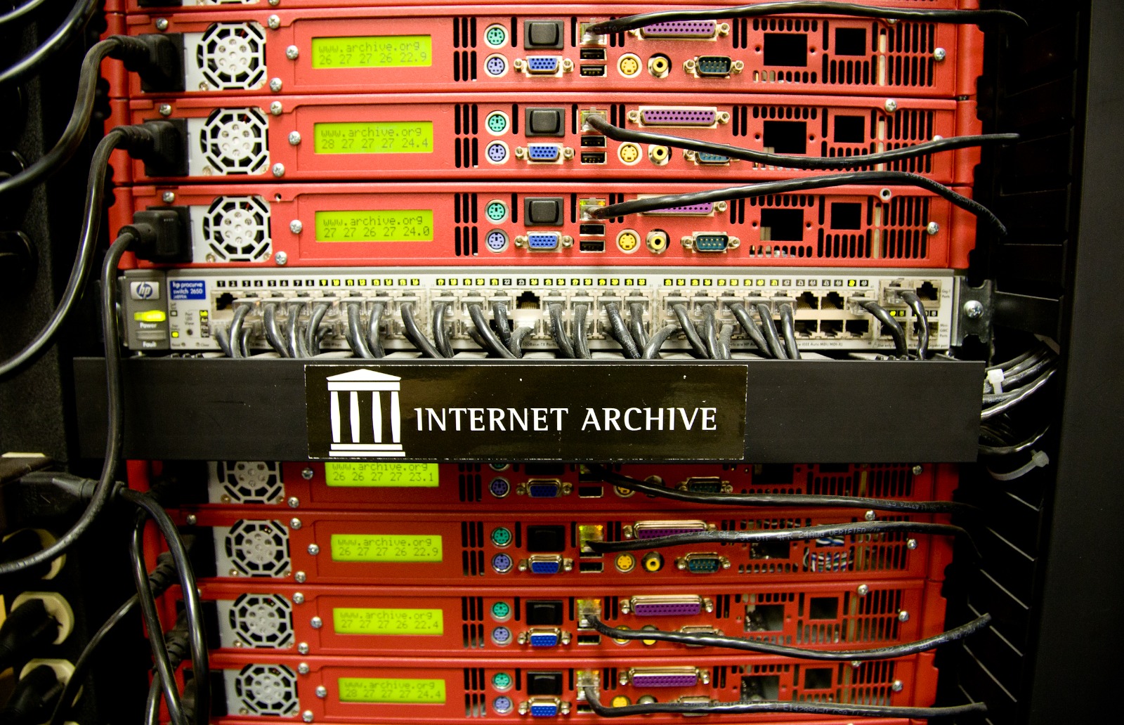 Máy chủ lưu trữ của Internet Archive