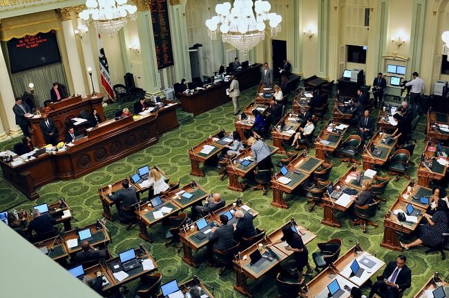 California thông qua đạo luật "Bảo vệ trò chơi của chúng ta" (Protect Our Games Act)