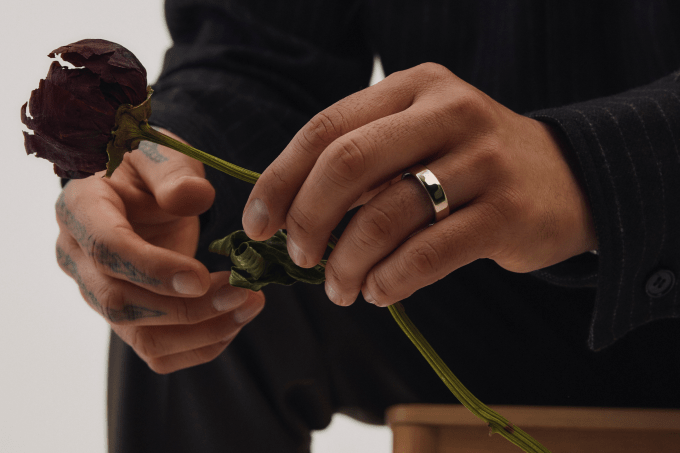 Oura Ring 5 phiên bản màu vàng
