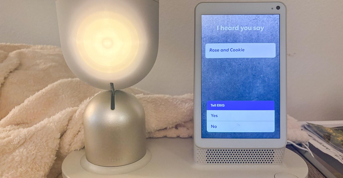 ElliQ: Robot đồng hành bất ngờ hữu ích giúp người cao tuổi kết nối lại với cuộc sống