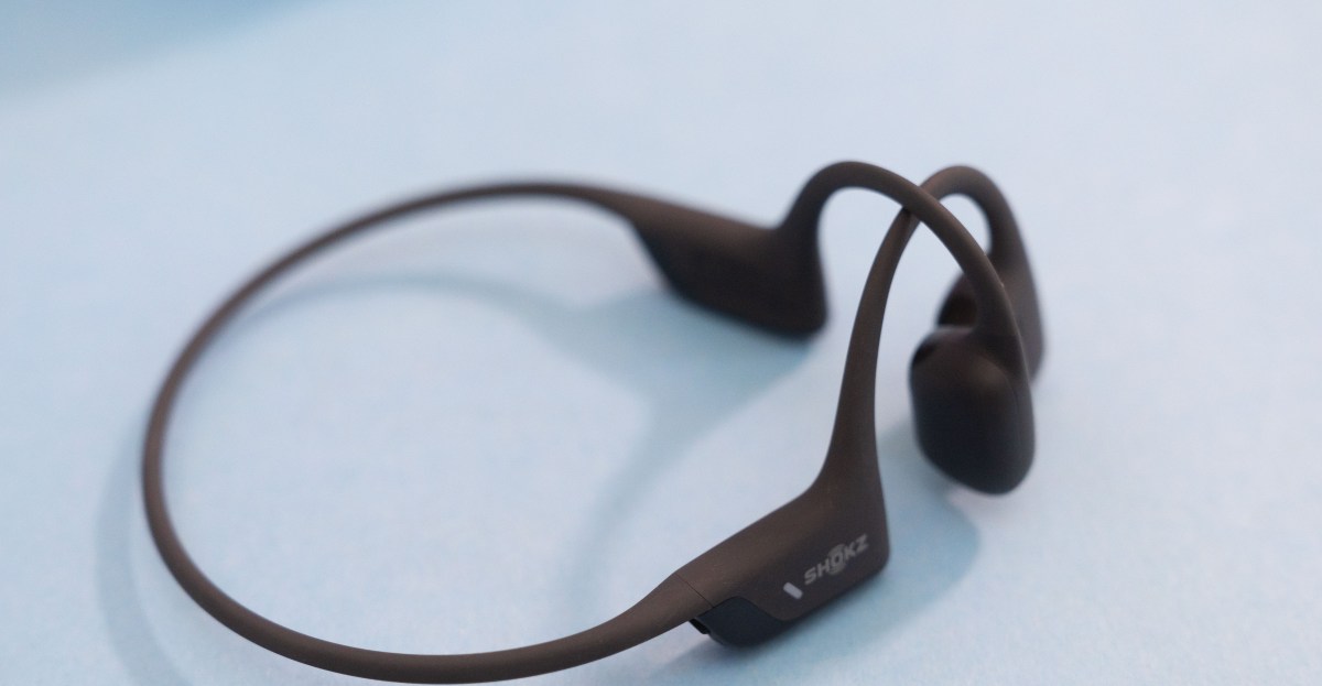 Tai nghe Shokz OpenRun Pro 2 giảm giá 40 USD dịp Mẹ: Âm thanh mạnh mẽ, thiết kế an toàn