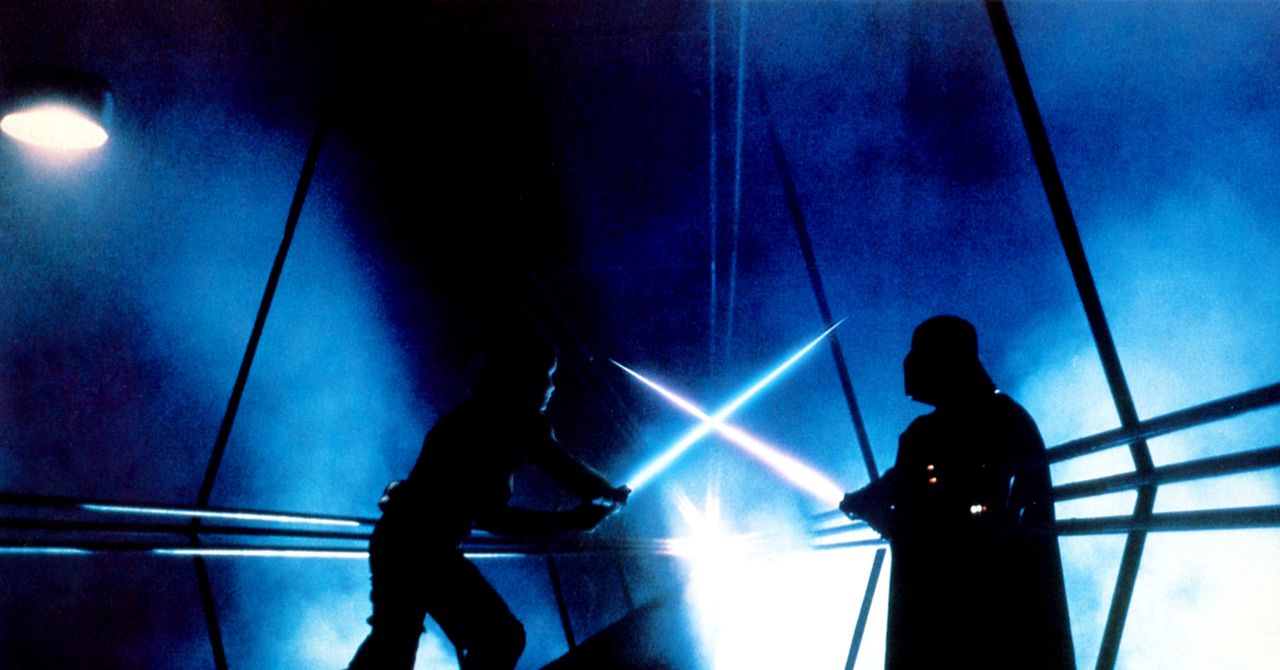 Lưỡi kiếm Lightsaber có khối lượng không?