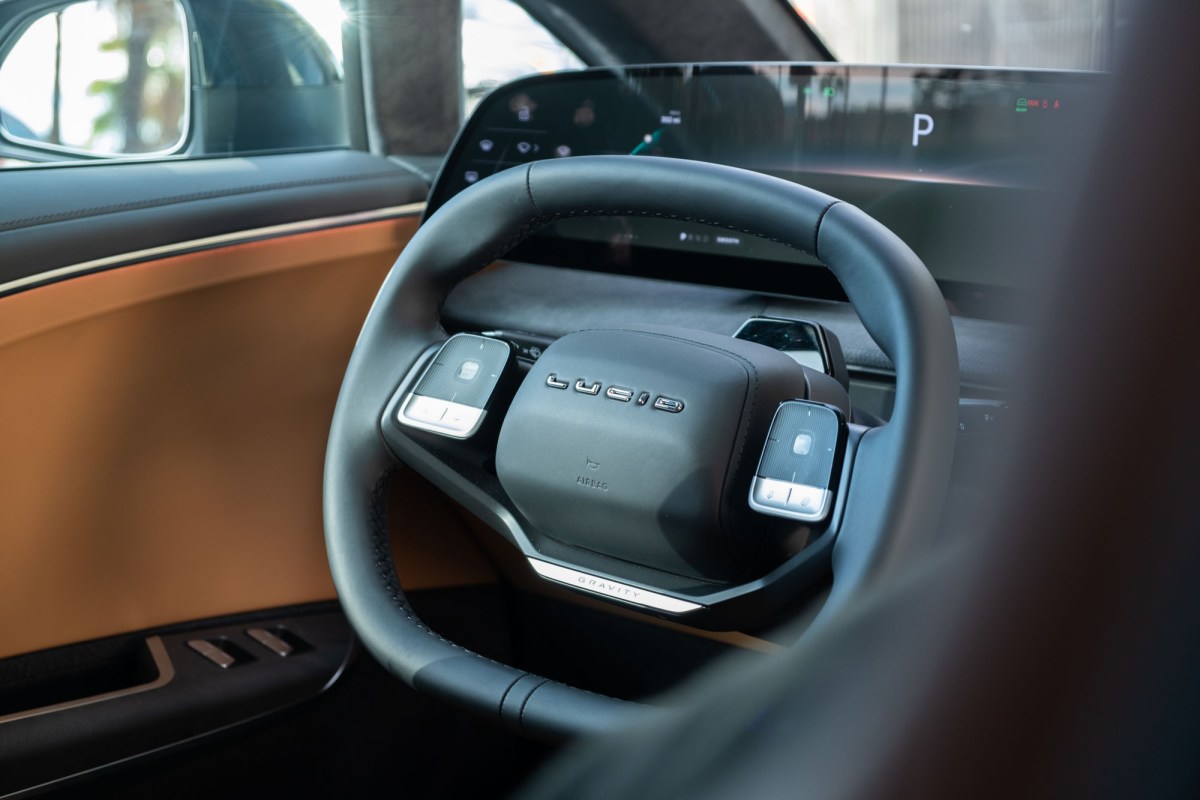 Lucid Motors rút lại dự báo sản lượng năm nay khi thừa hàng tồn kho và cắt giảm nhân sự
