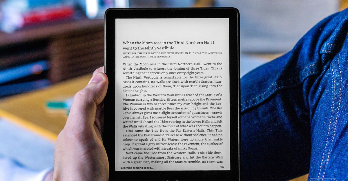Kindle Paperwhite 2021 giảm giá dưới 100 USD: Lựa chọn tốt hơn cả Kindle bản tiêu chuẩn