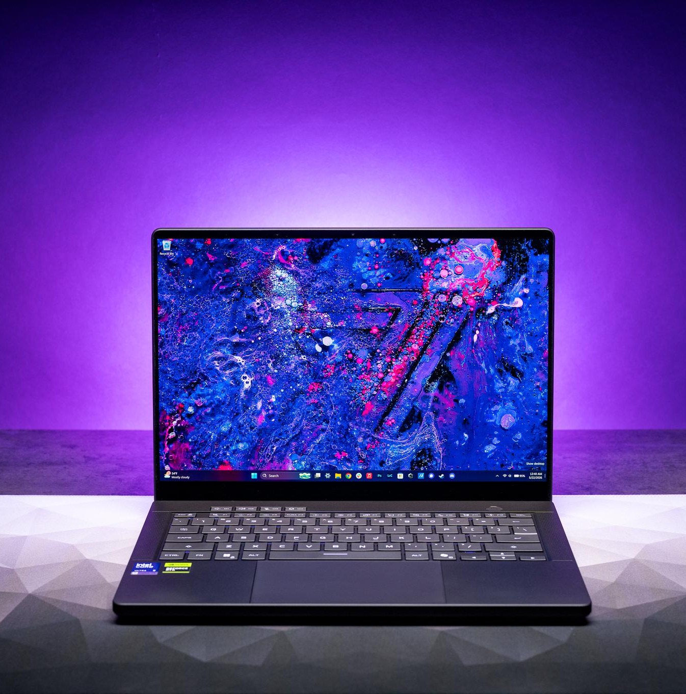 Chiếc bàn phím và trackpad chất lượng trên Zephyrus G14