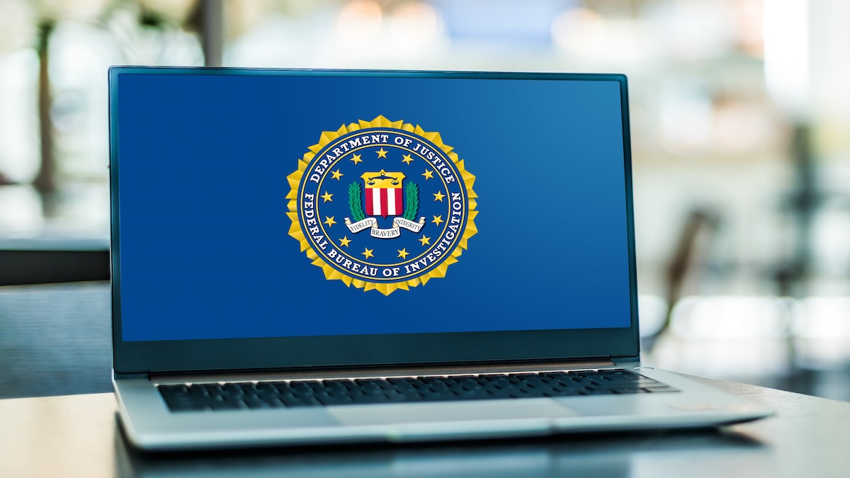FBI cảnh báo về chiến thuật tấn công mới: Hacker cử người trực tiếp cắm USB để đánh cắp dữ liệu
