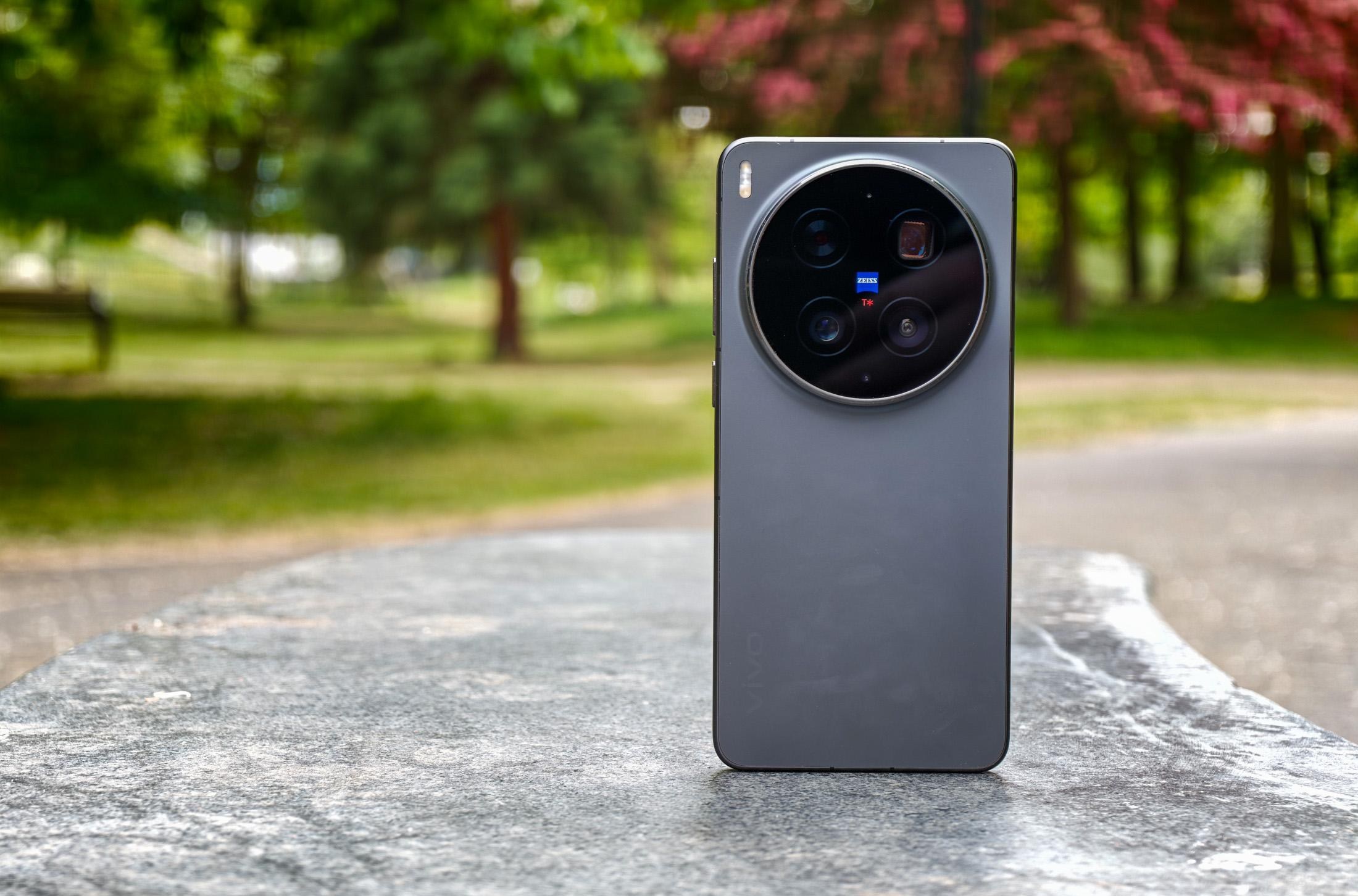 Chi tiết cụm camera