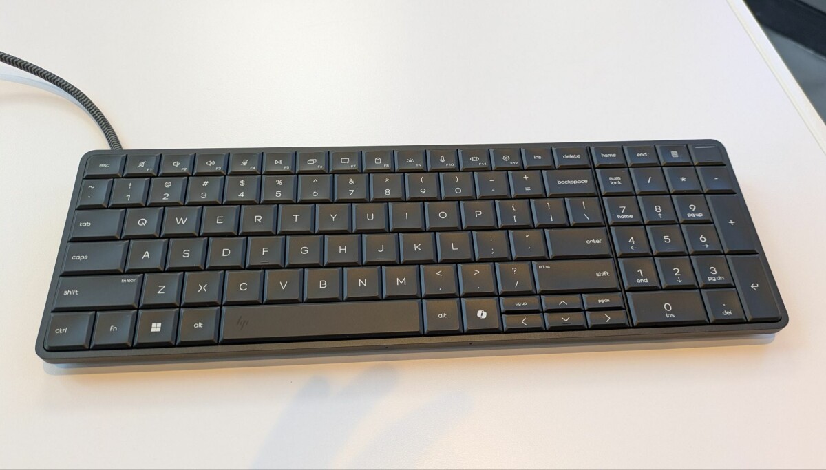 Đánh giá HP EliteBoard G1a: Khi PC được giấu kín bên trong một chiếc bàn phím