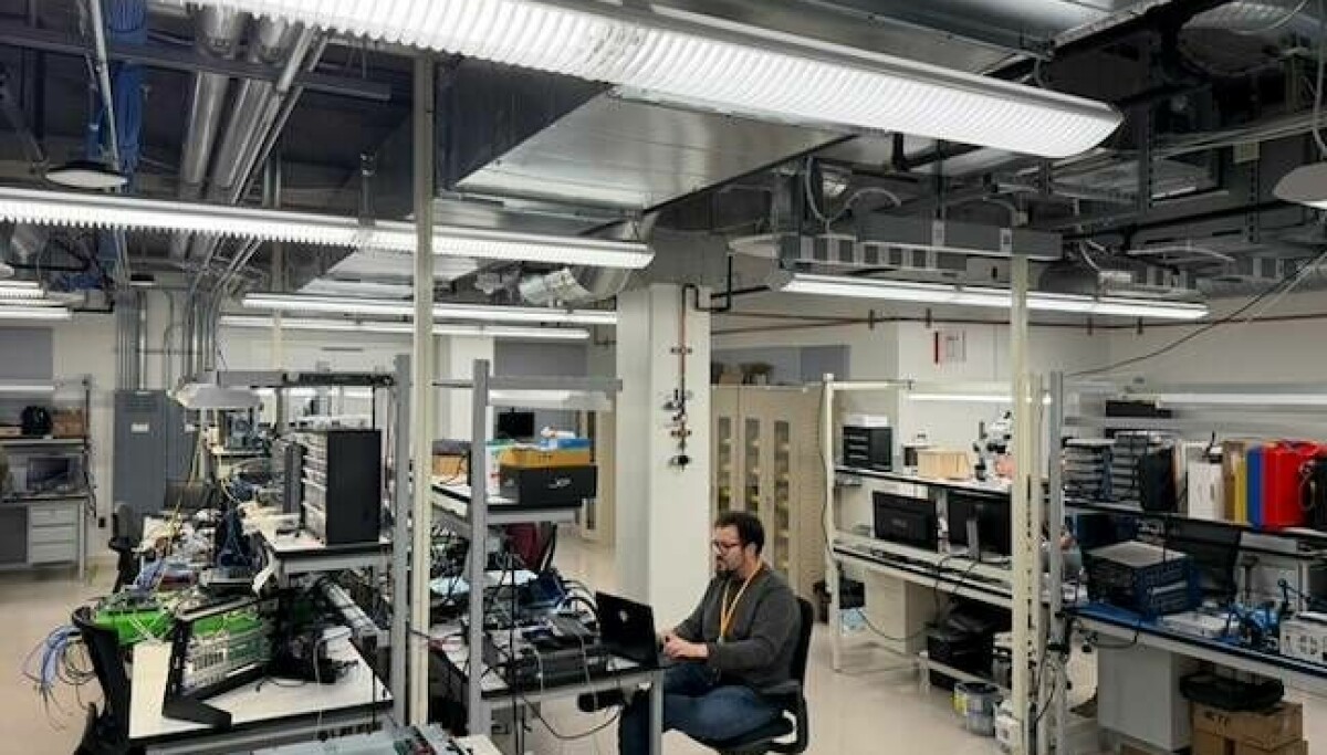 AWS muốn mạng lưới 'biến mất': Bí mật đằng sau hạ tầng khổng lồ