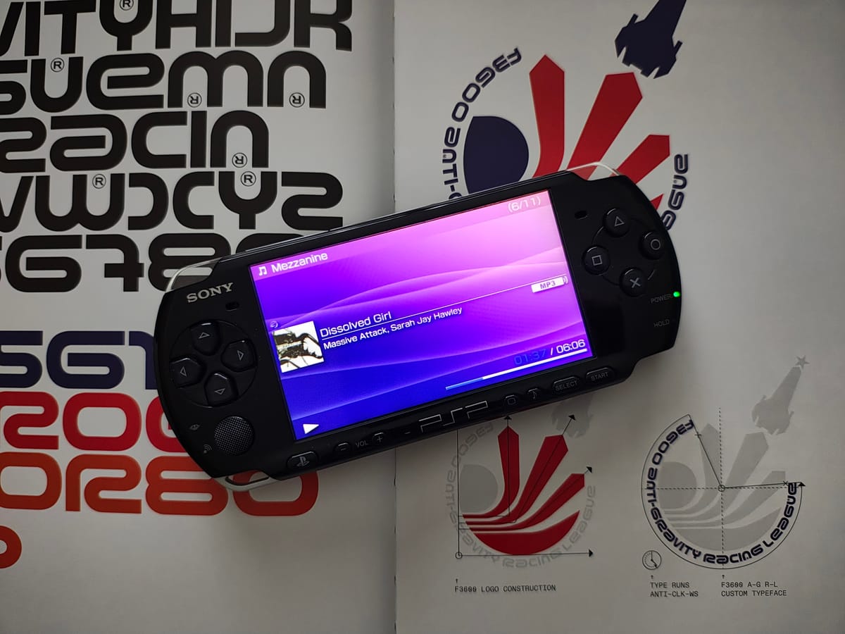 Sự trở lại bất ngờ của Sony PSP vào năm 2026: Tại sao mọi người lại tìm kiếm thiết bị cũ này?