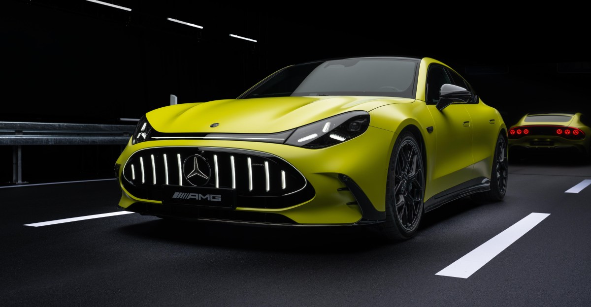 Siêu sedan điện Mercedes AMG GT 4-door coupe: Tăng tốc 0-60 trong 2 giây với công nghệ đỉnh cao