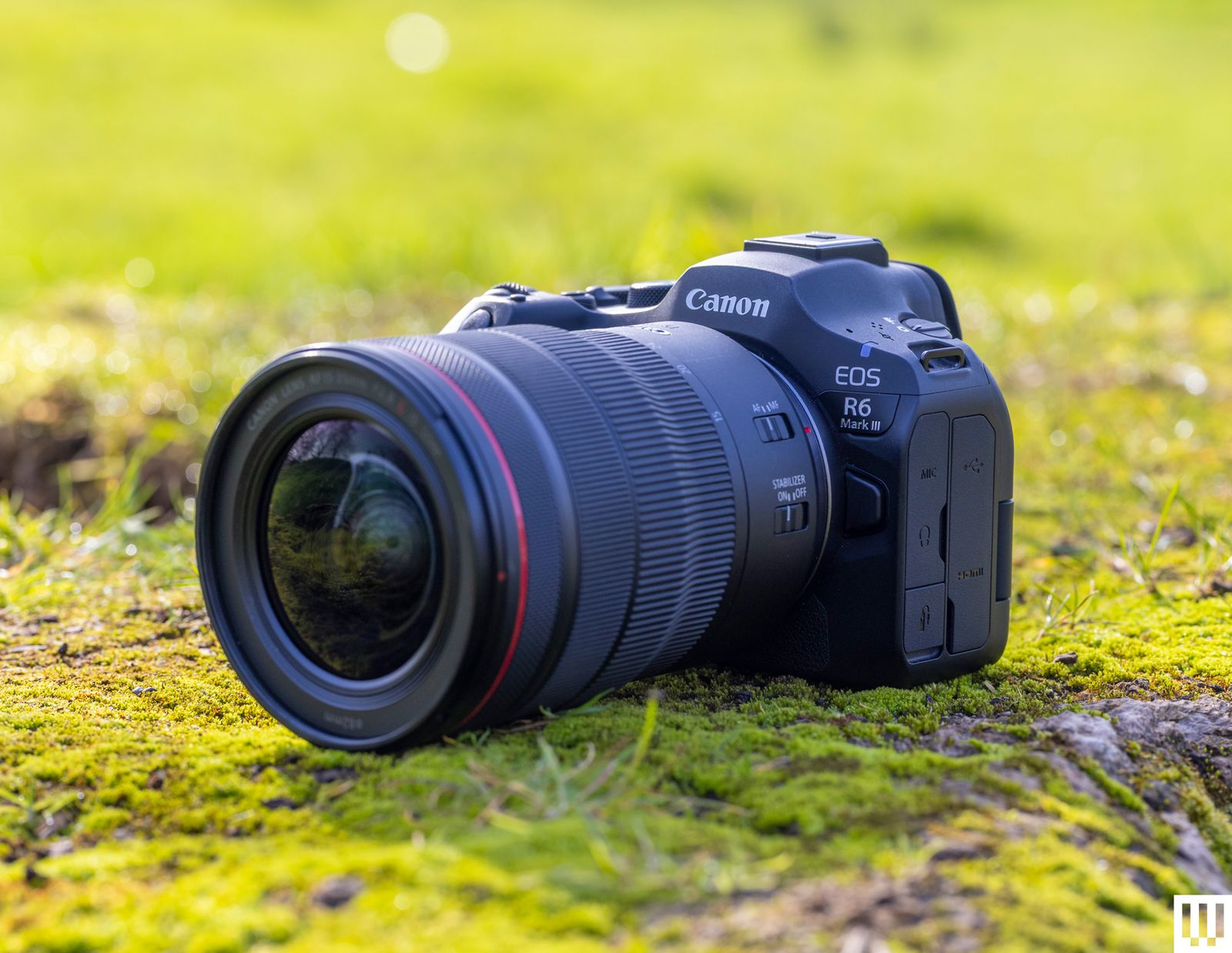 Canon EOS R6 Mark III với ống kính