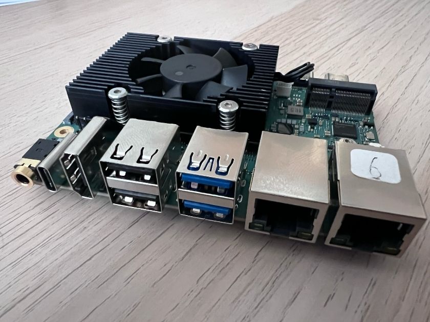 Đánh giá Radxa Dragon Q8B: "Quái vật" SBC mang chip laptop Snapdragon 8cx Gen 3