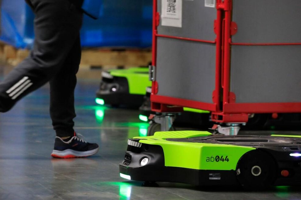 Robot Proteus mới của Amazon