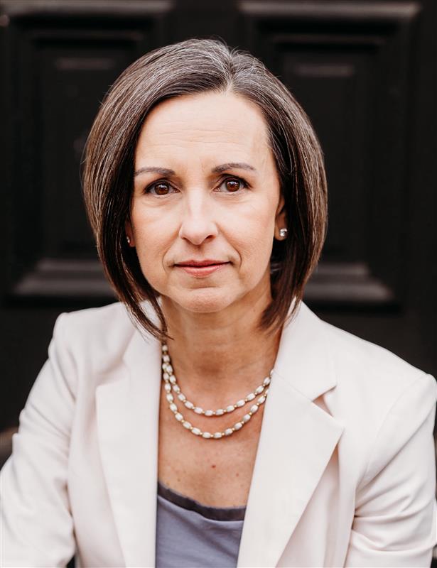 Tonya Ugoretz từ PwC