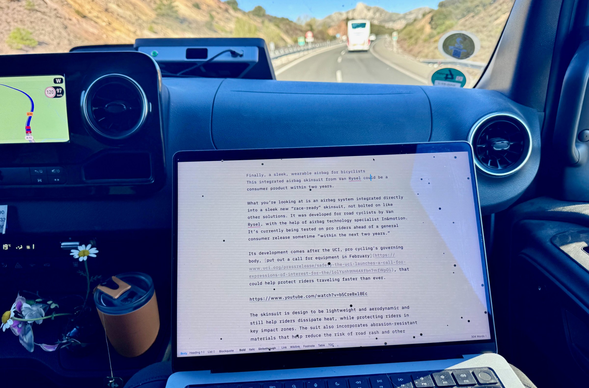 Sử dụng MacBook trên xe với tính năng Vehicle Motion Cues