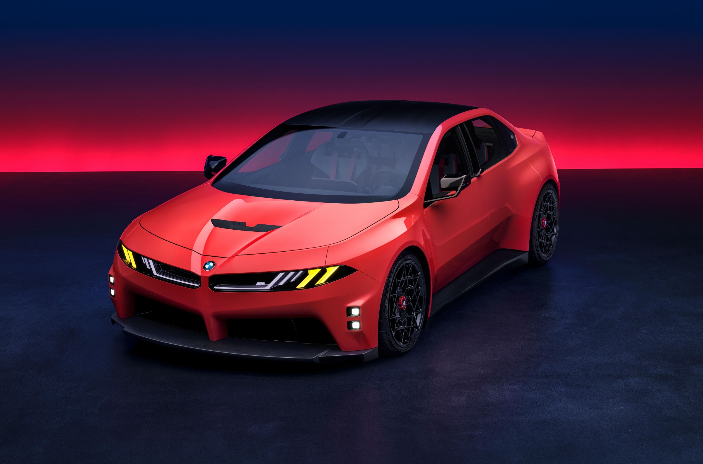 Mẫu xe BMW Neue Klasse M concept màu đỏ nổi bật