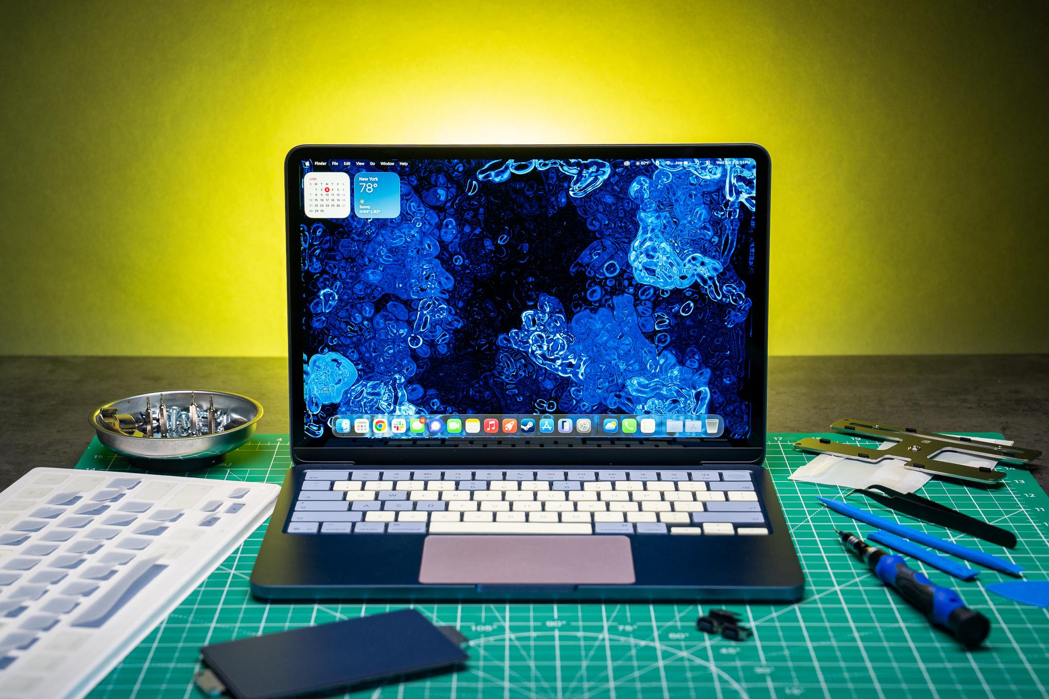 MacBook Neo được tùy biến với nhiều màu sắc