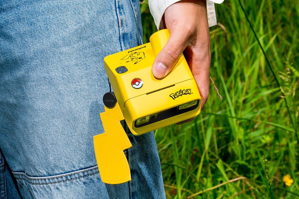 Bộ ba máy ảnh Polaroid phiên bản Pokémon gồm Go Gen 3 và Now Gen 3 với thiết kế đặc biệt