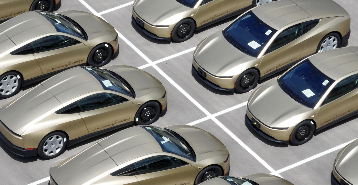 Tesla sắp ra mắt Cybercab — liệu chiếc taxi tự lái có thực sự sẵn sàng?