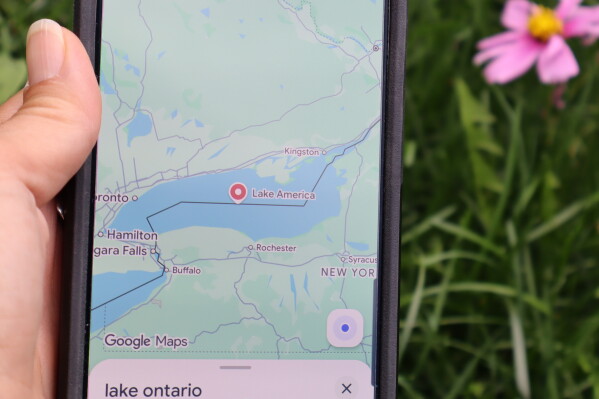 Bản đồ Google Maps hiển thị tên mới "Lake America"