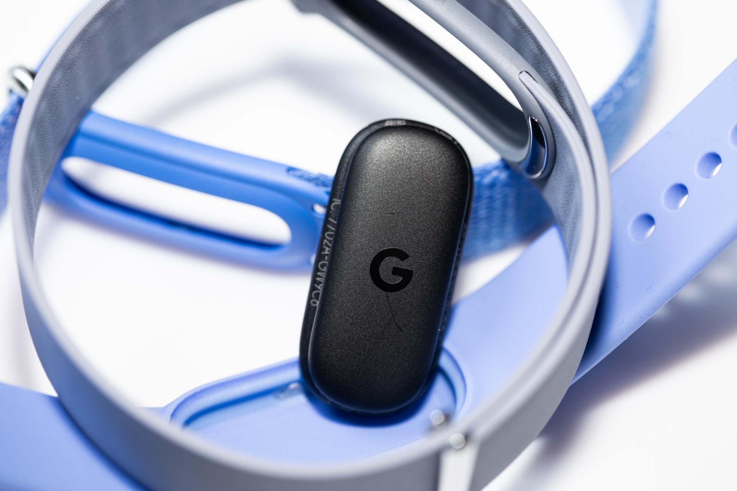 Hình minh họa Fitbit Air - thiết bị đeo cổ tay của Google