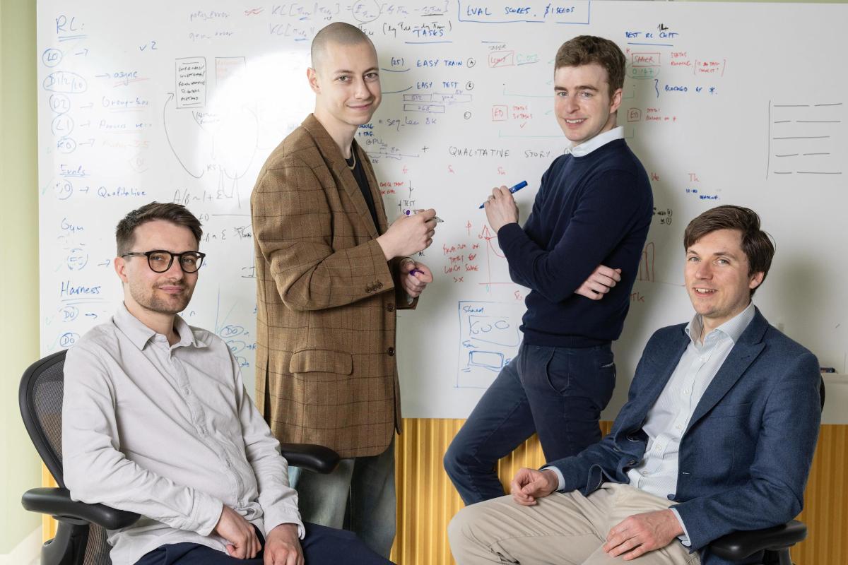 Inherent, startup từ DeepMind, ra mắt AI 'đồng nghiệp' vượt trội hơn Anthropic và OpenAI trong tái tạo nghiên cứu