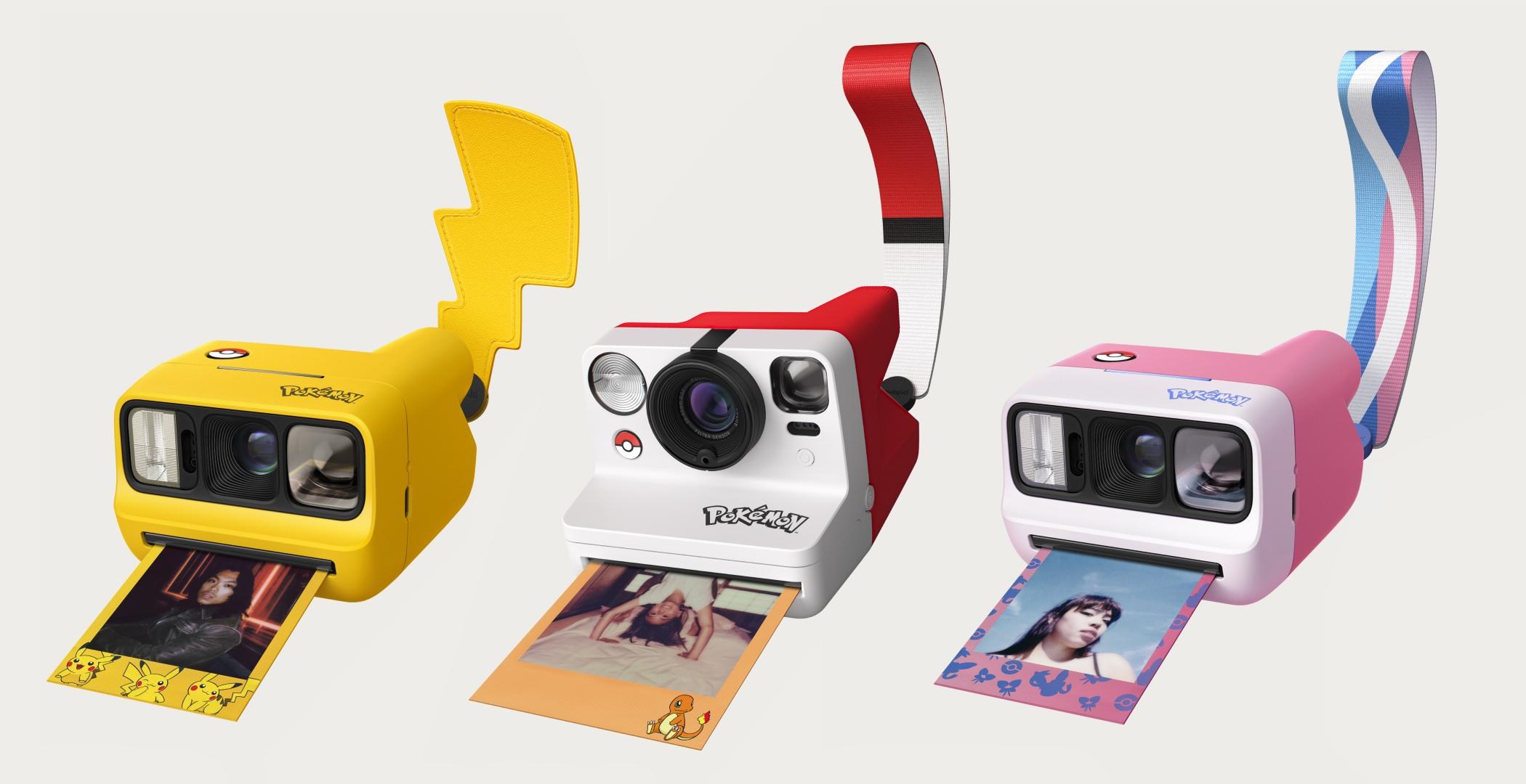 Phim in ảnh Polaroid với các viền được in hình Pikachu, Sylveon và các pokémon khác