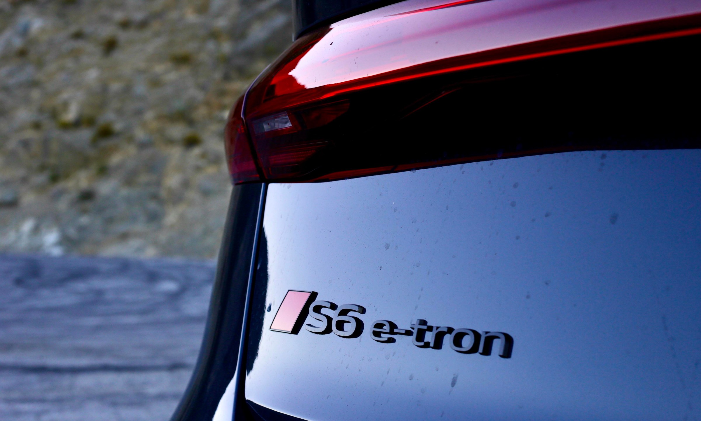 Audi S6 Sportback E-tron góc nhìn khác