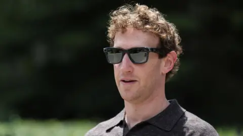 Mark Zuckerberg là ông lớn công nghệ mới nhất công bố tầm nhìn về AI trong một bài viết dài