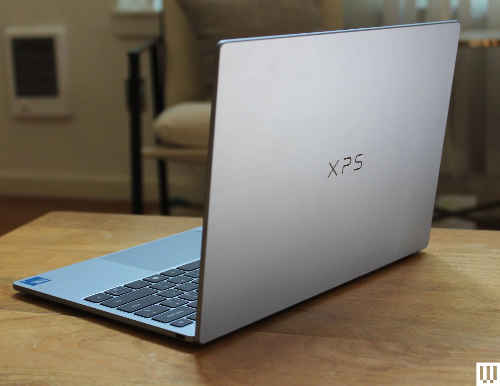 Bàn phím và trackpad chất lượng cao trên Dell XPS 13
