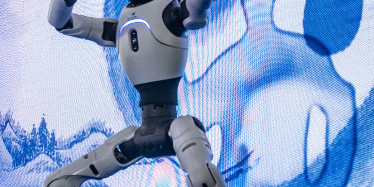 Một ngày tại 'lễ hội' robot ở Thượng Hải: Người Trung Quốc đang sống cùng robot hình người như thế nào?