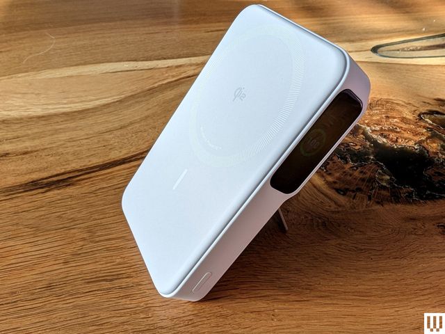 Sạc dự phòng Anker MagGo Qi2