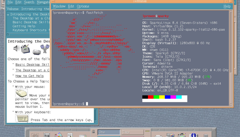 SparkyLinux 8.4 chạy trên máy ảo 32-bit với desktop CDE cổ điển