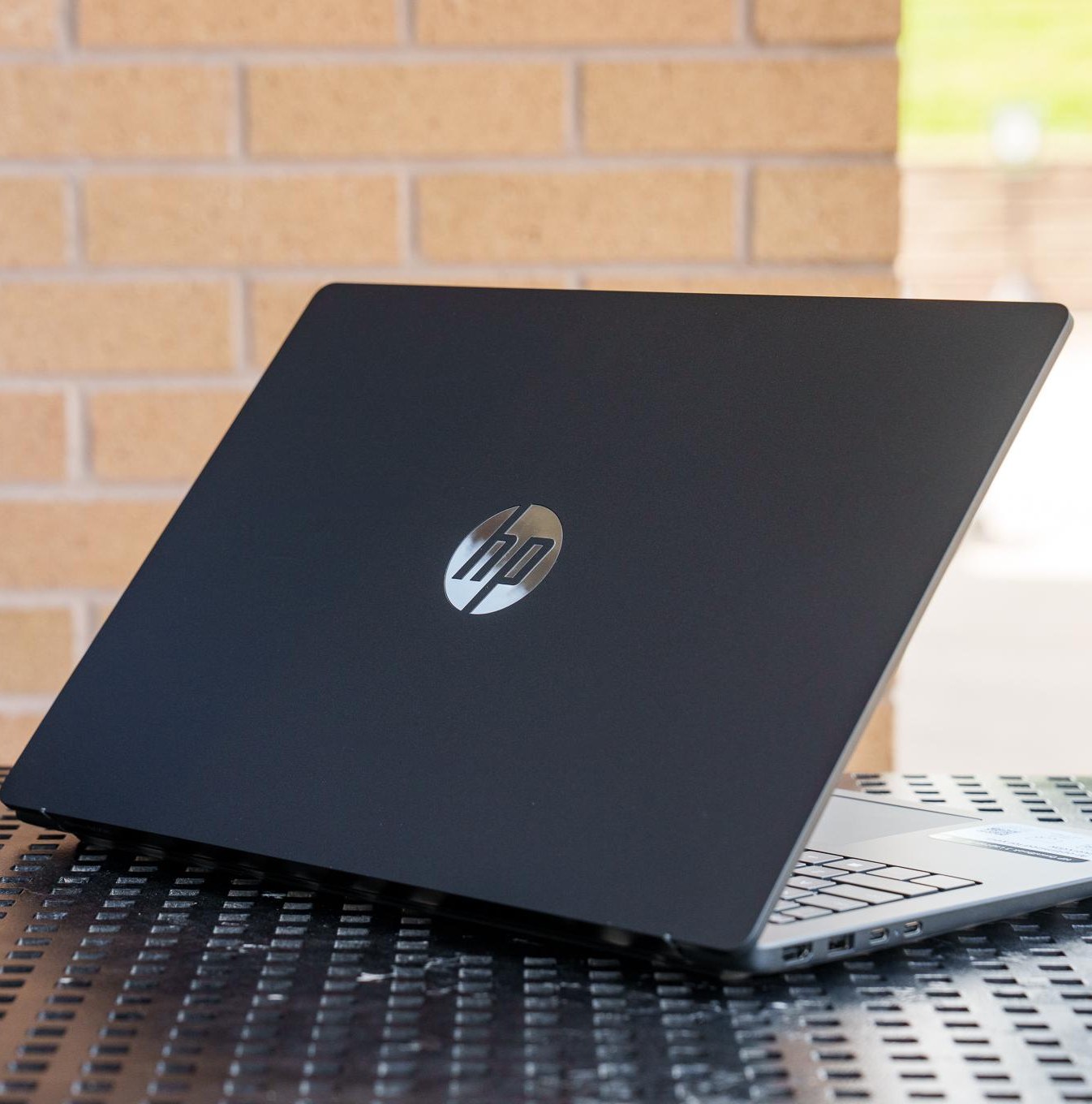 Chi tiết các cổng kết nối của HP OmniBook 3