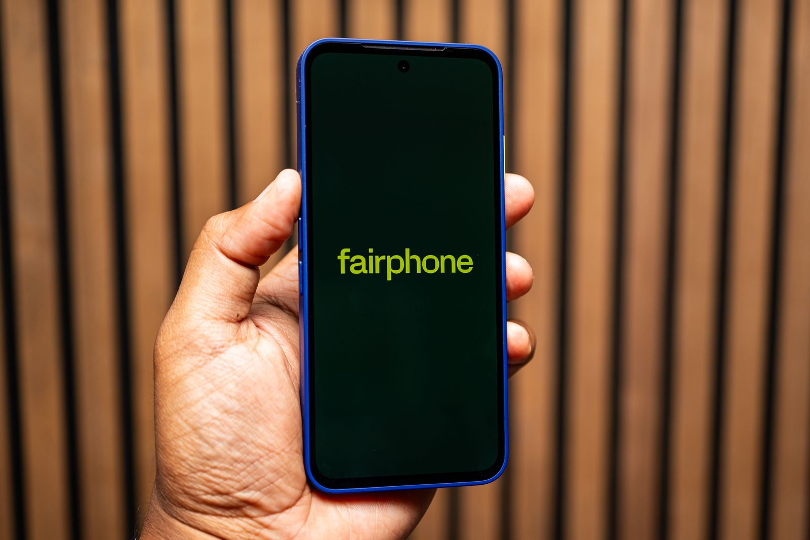Fairphone Gen 6+ với thiết kế mô-đun và tua vít đi kèm