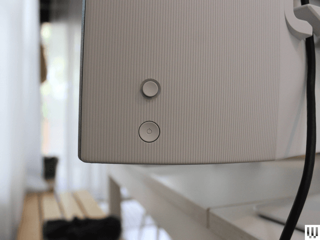 Màn hình QD-OLED của Dell với màu sắc rực rỡ