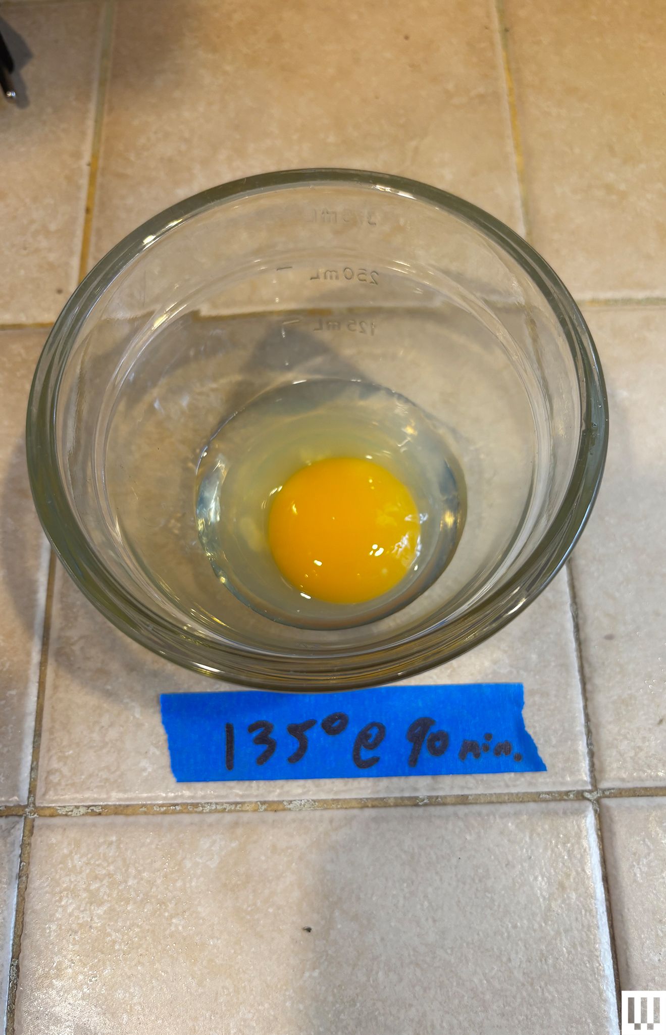 Trứng sous vide sau khi tách vỏ