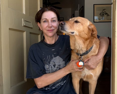 Ruth Fowler, một biên kịch và nhà sản xuất, tại nhà riêng ở Los Angeles, California