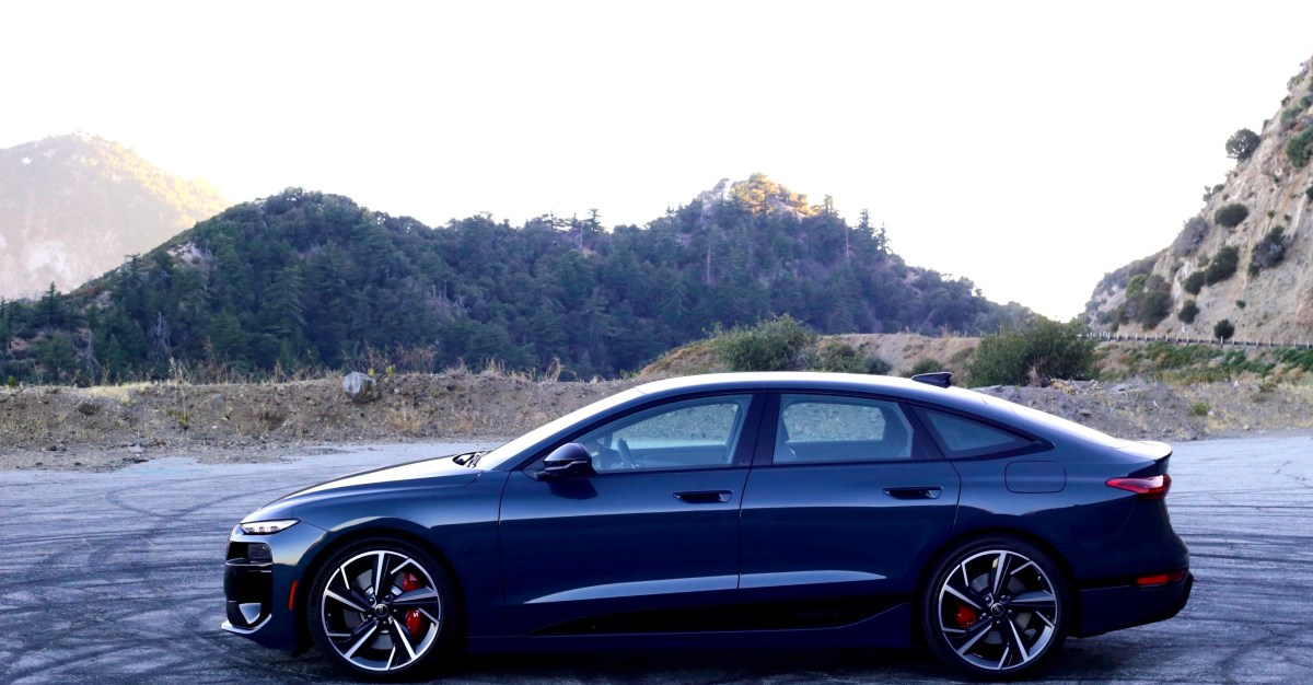 Audi S6 Sportback E-tron: Bằng chứng sedan thể thao vẫn còn chỗ đứng