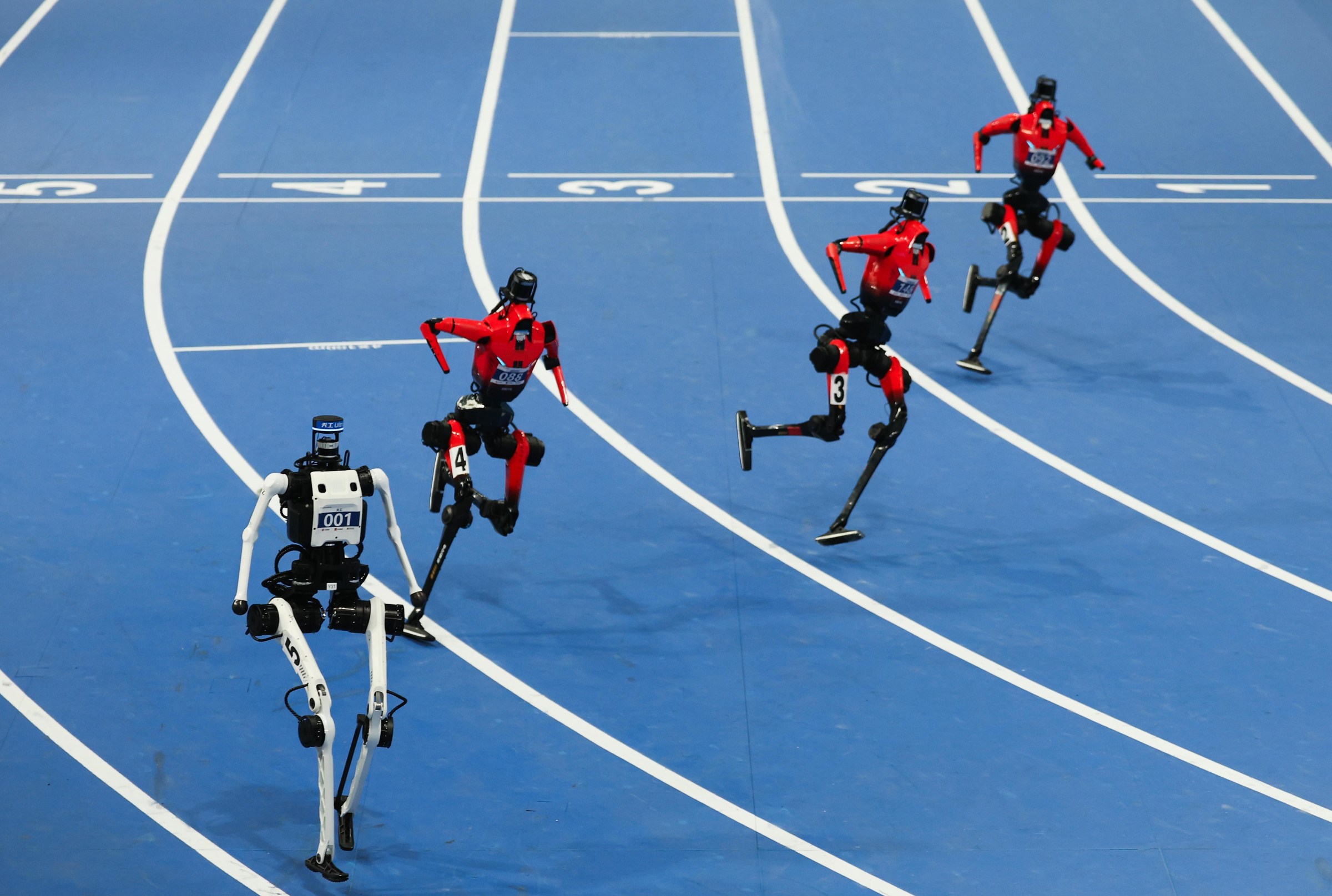 Robot Tiangong Ultra phá kỷ lục 100m tại World Humanoid Robot Games