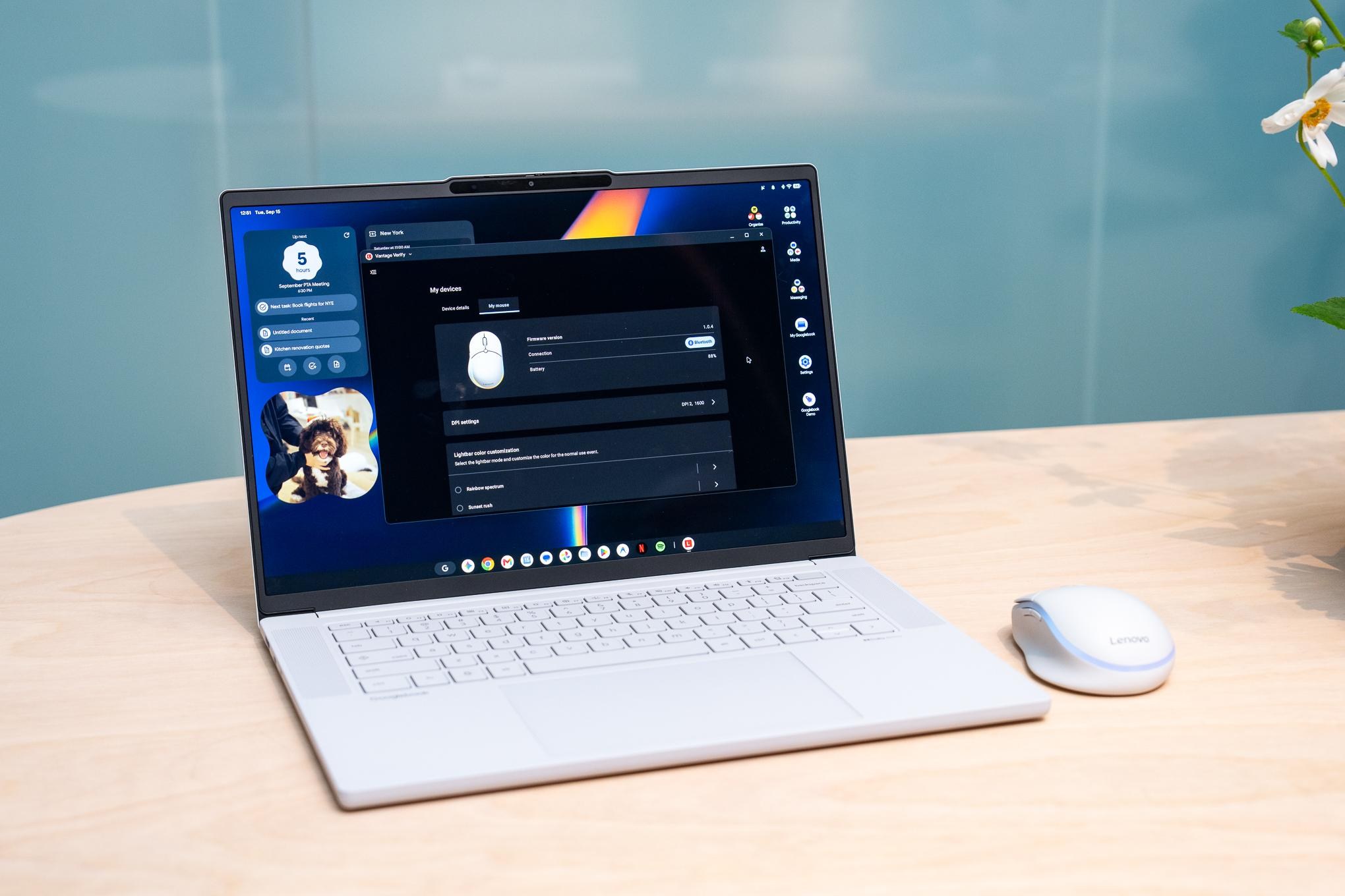 Googlebook của Lenovo với nhiều cổng kết nối