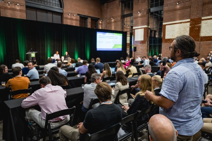 Các nhà sáng lập tham gia sự kiện TechCrunch Founder Summit