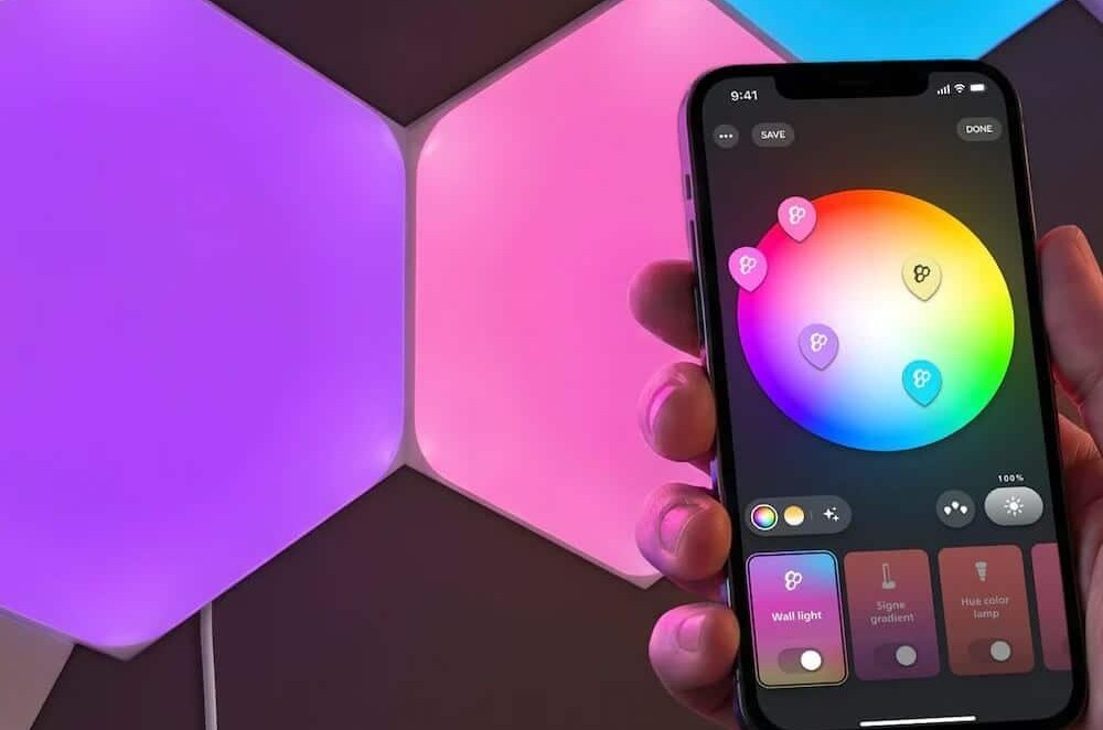 Mô-đun Philips Hue x Nanoleaf Wall Light Module nhỏ gọn, không có nút bấm vật lý