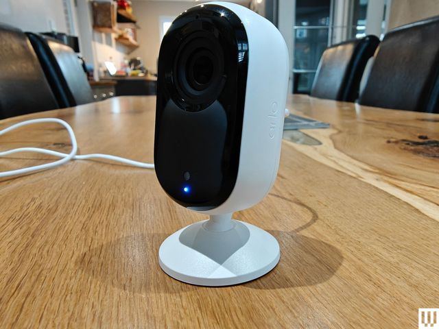 Camera Arlo Essential Indoor thế hệ 2