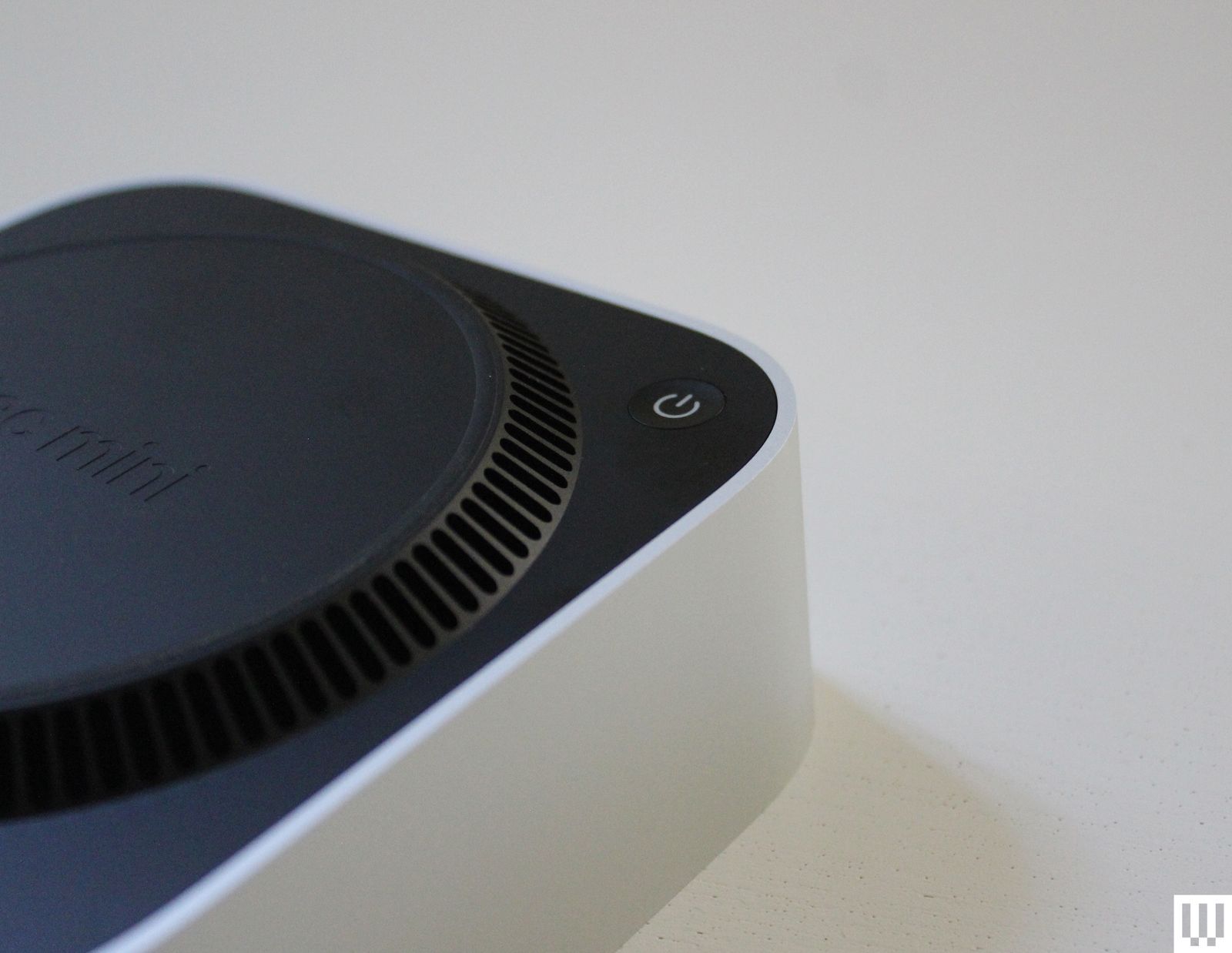 Mac Mini M6 kết nối màn hình ngoài