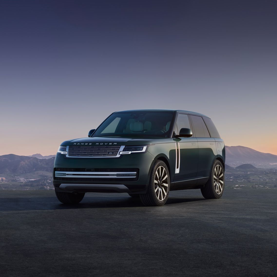 Range Rover Electric góc trước