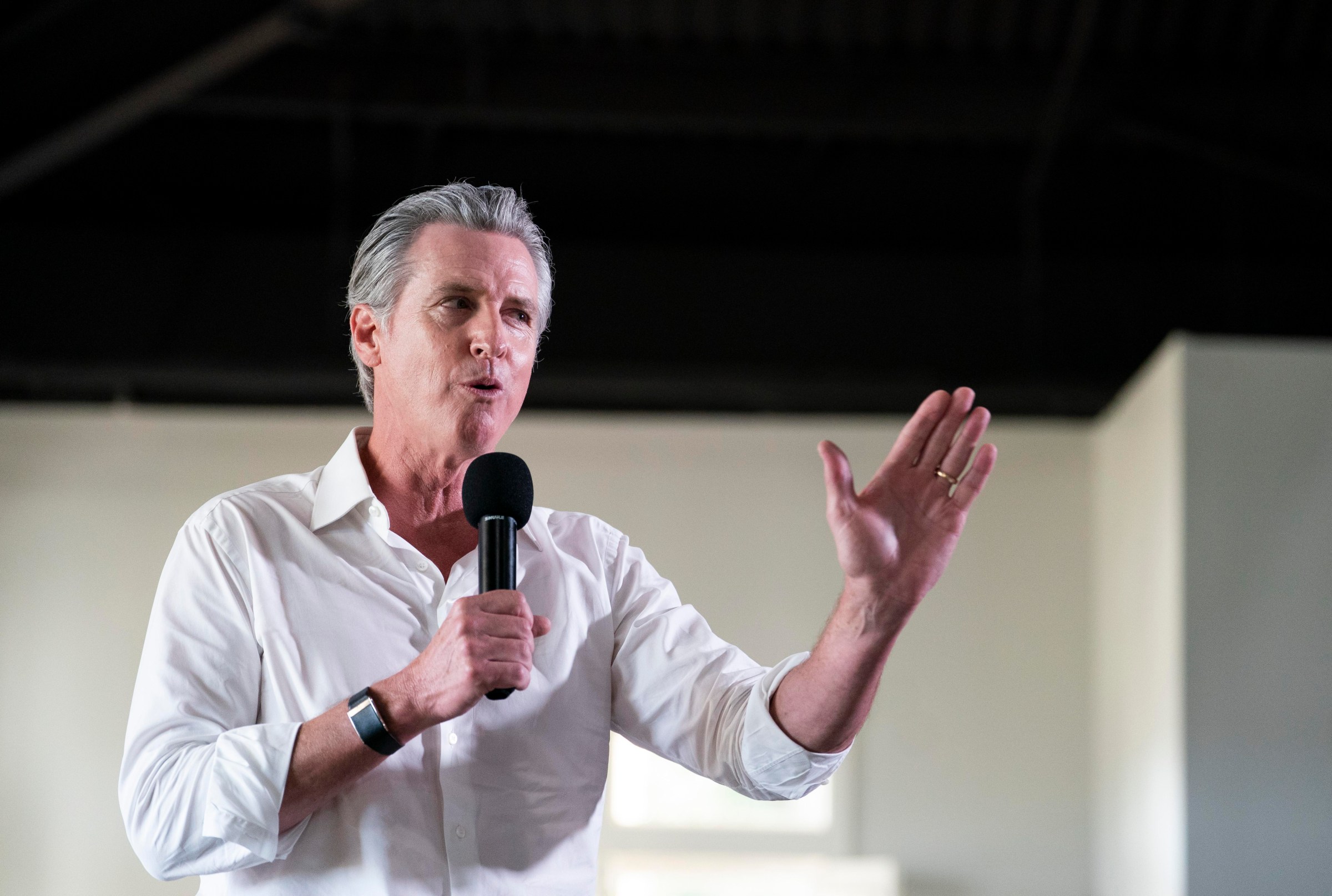 Thống đốc California Gavin Newsom đang thúc đẩy các biện pháp giám sát AI