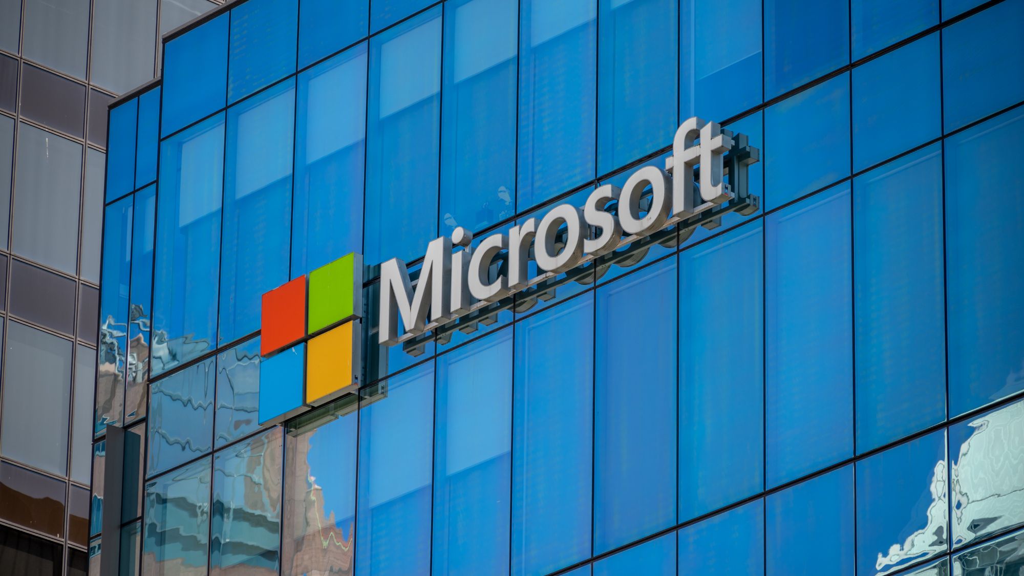 Mỹ trừng phạt khiến Hà Lan rời bỏ Microsoft, chuyển sang hệ sinh thái NixOS
