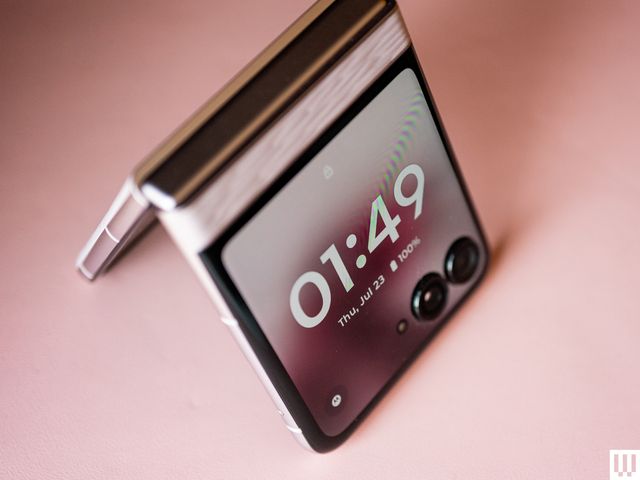 Motorola Razr 2026 - lựa chọn màn hình gập giá rẻ nhất nhưng vẫn đáng mua